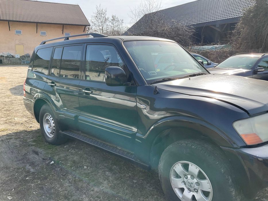 mitshubishi pajero montero kompletne  bez silnika