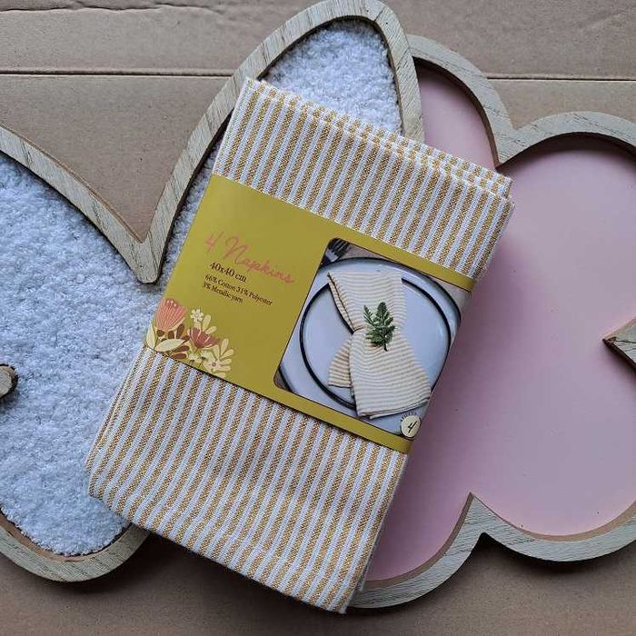 Serwetki materiałowe 4 szt 40 x 40 cm złote