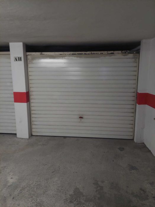 Vende-se garagem fechada,com bom acesso.