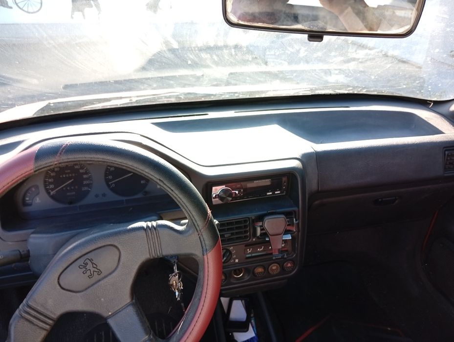Carro Peugeot 106 gasolina