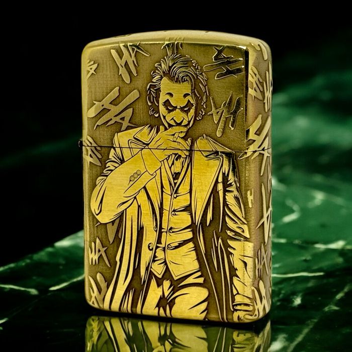 Нова оригінальна запальничка Zippo Joker Armor