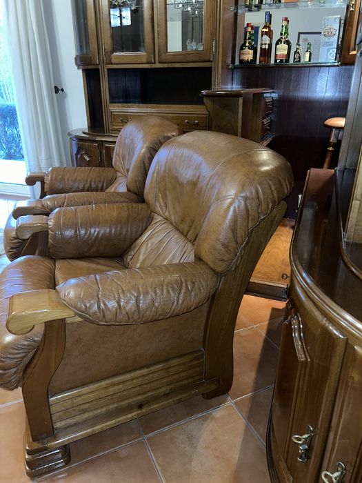 Conjunto de 2 Poltronas em Pele e Madeira