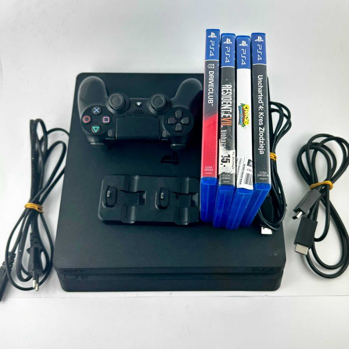 KONSOLA Playstation PS4 SLIM 500Gb + pad + stacja ładująca + 4gry + okablowanie