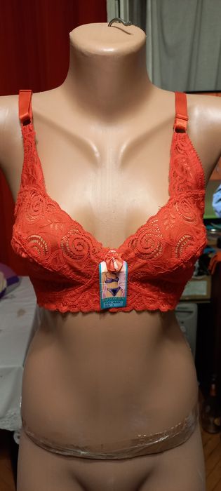 Лифчик 2р.75см под грудью.Новый. Италия