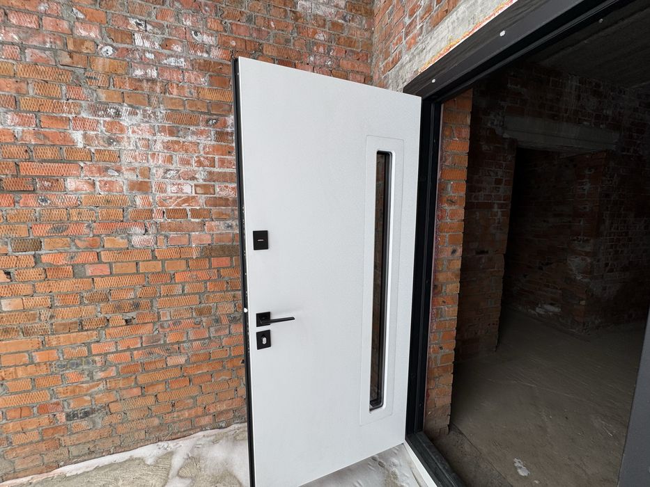 Продаж будинку Лезневе