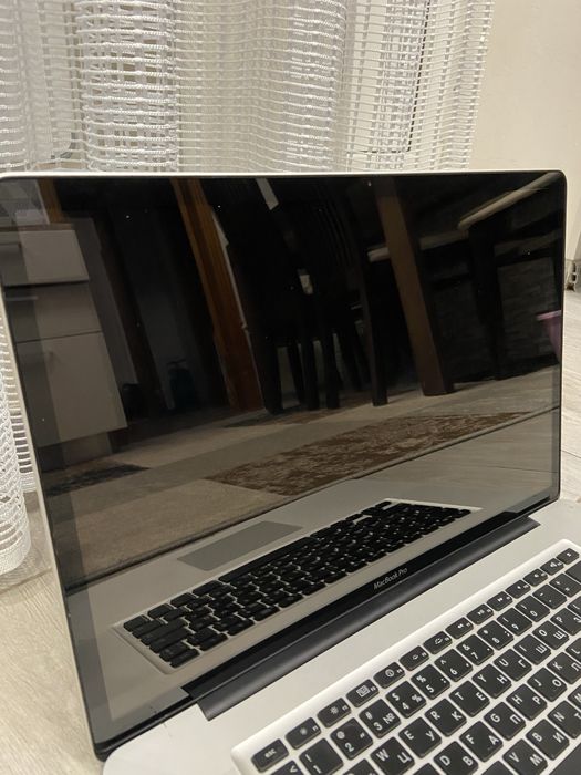 Apple MacBook Pro A1297