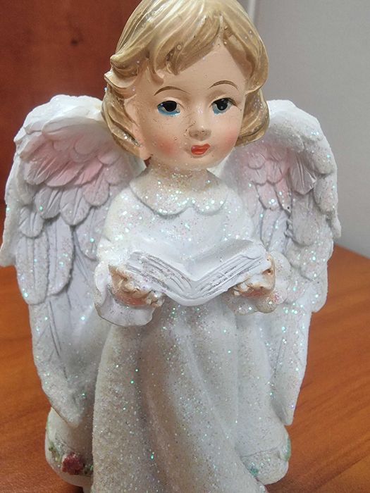 Figurki aniołki aniołek biały białe anioły stojące na szczęście