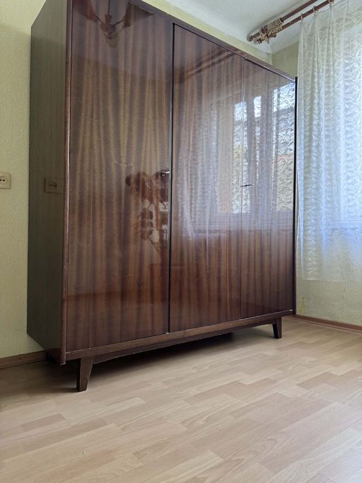 Sprzedam szafę trzydrzwiową