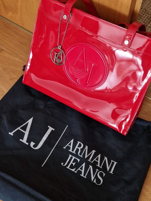 Mala da Armani vermelha