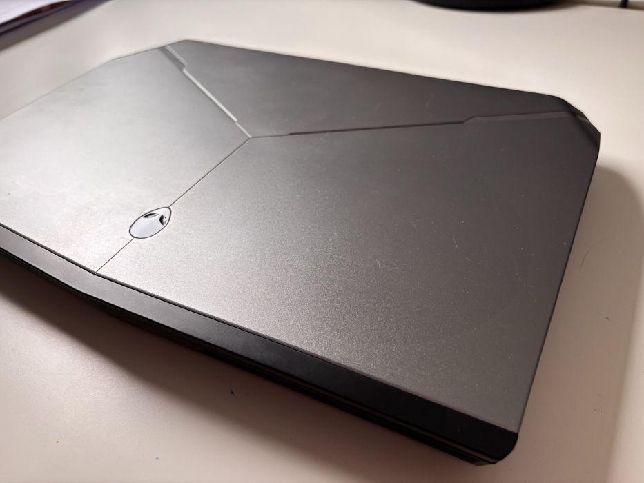 Sprzedam laptop Alienware 15
