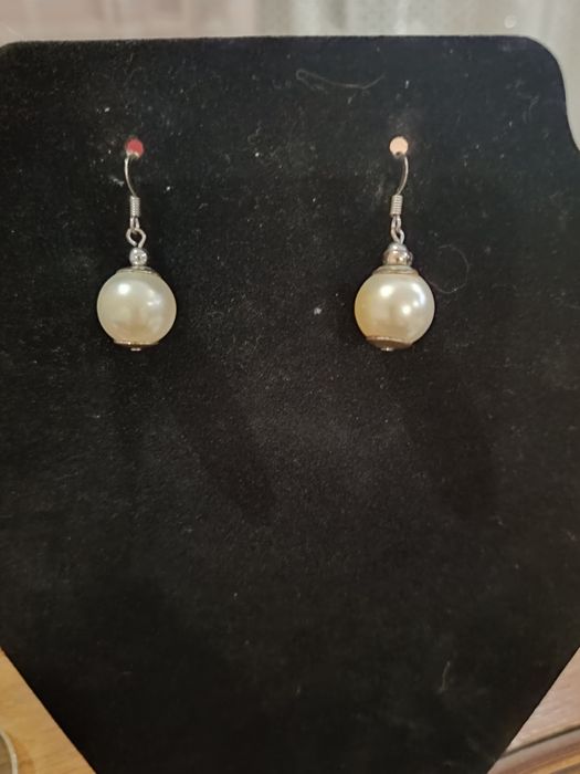 Kolczyki wiszące perły