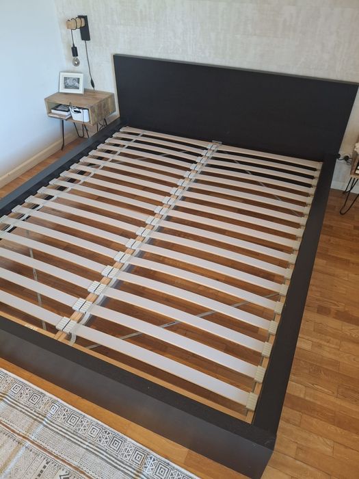 Cama IKEA com Estrado