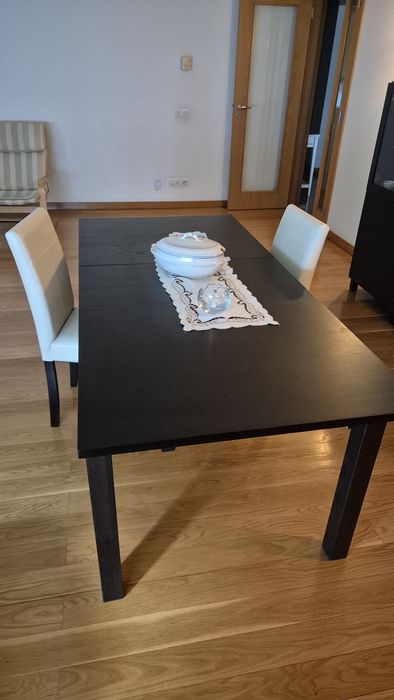 Mesa Extensível IKEA Bjursta 140–180 cm | Elegante e Funcional