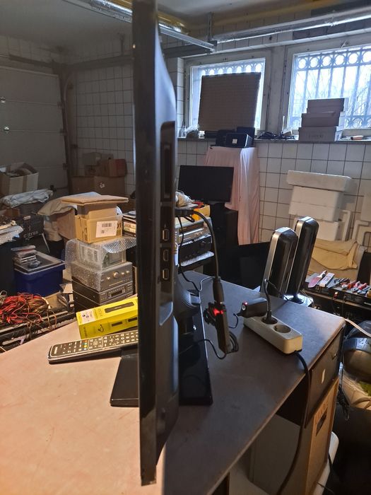 TV 37"LED  Samsung + Stick  TV BOX = smart tv