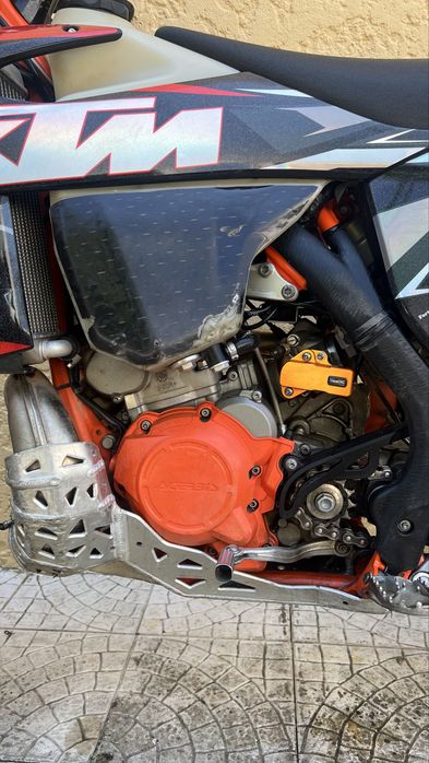 KTM 300 six days