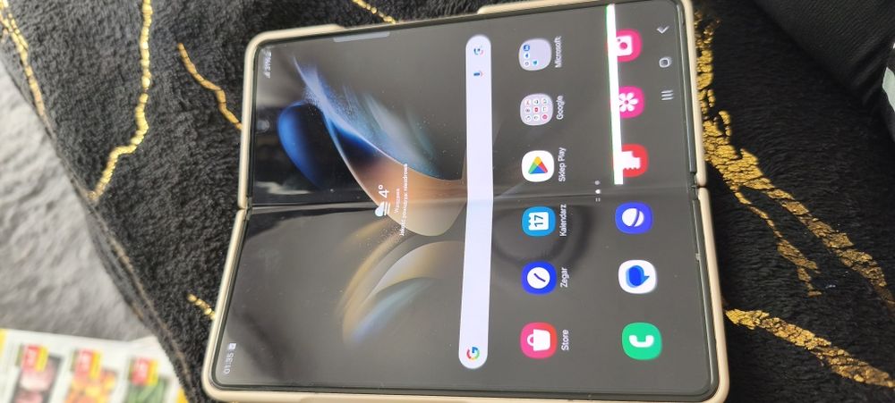 Samsung Galaxy z fold 4