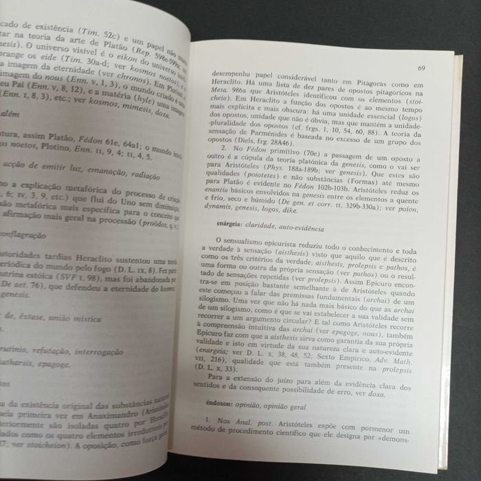 Termos Filosóficos Gregos, um léxico histórico  F. E. Peters