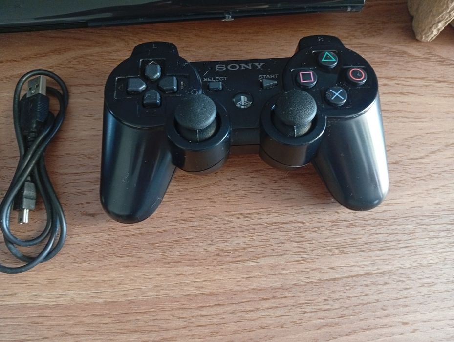 Consola PS3 Super Slim em caixa Completa