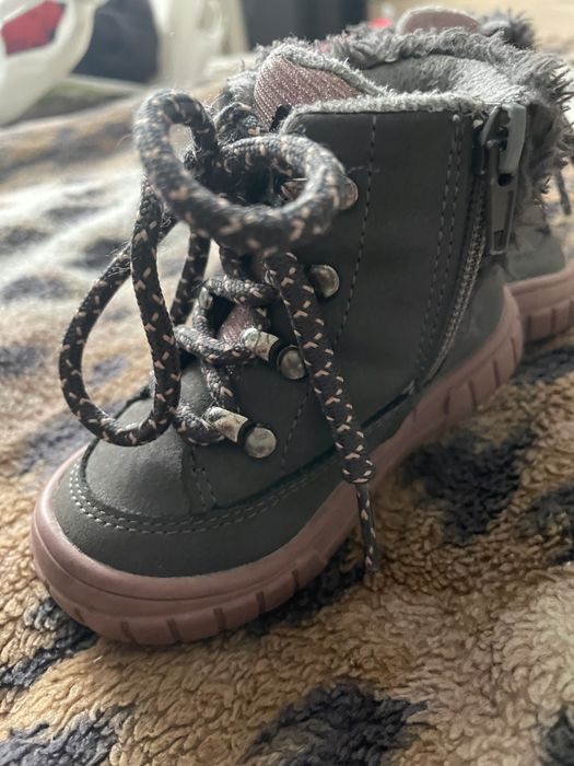 Buty dla dziewczynki