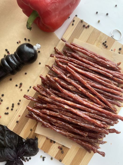 Сушене м‘ясо, джерки Moseichuk! М‘ясні снеки опт, в’ялене м’ясо!