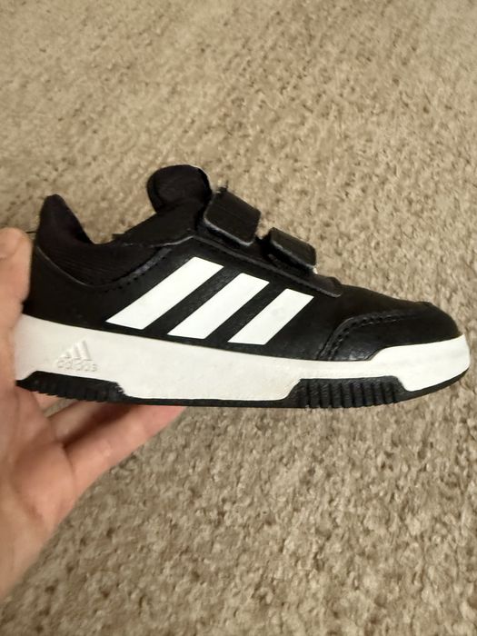 Adidas дитячі кросівки