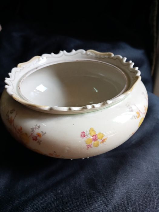 Конфетница старая. Колекционная.