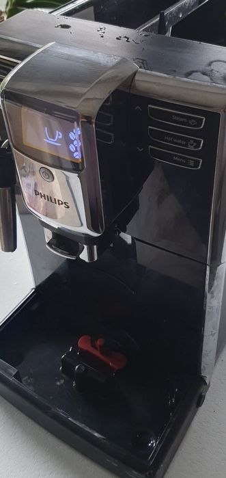 Ekspres automatyczny philips  sprawny z  brakami i glosną pracą