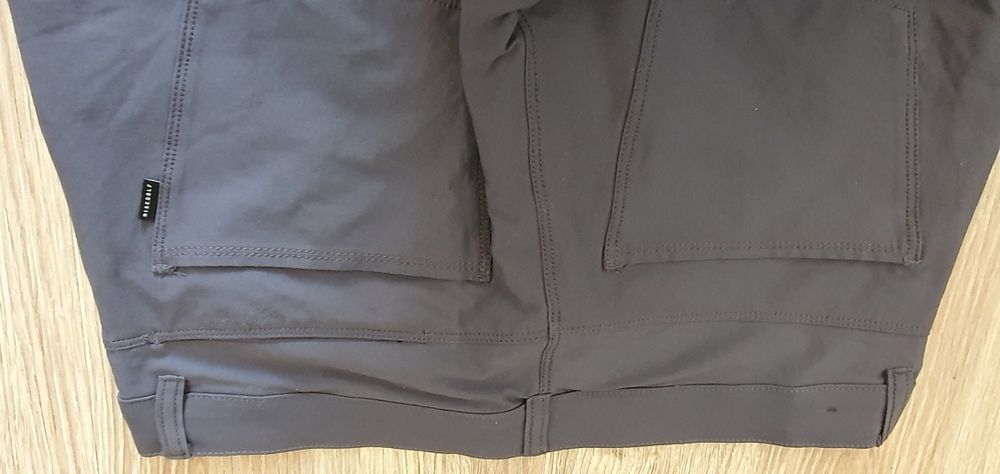 Eleganckie spodnie sportowe NIKE rozmiar M do golfa i inny sportów