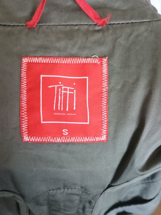 Płaszcz damski z koronką