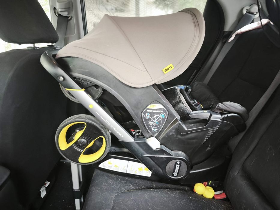 Cadeira Auto / Babycoque e Carrinho Doona+ (com Base ISOFIX)