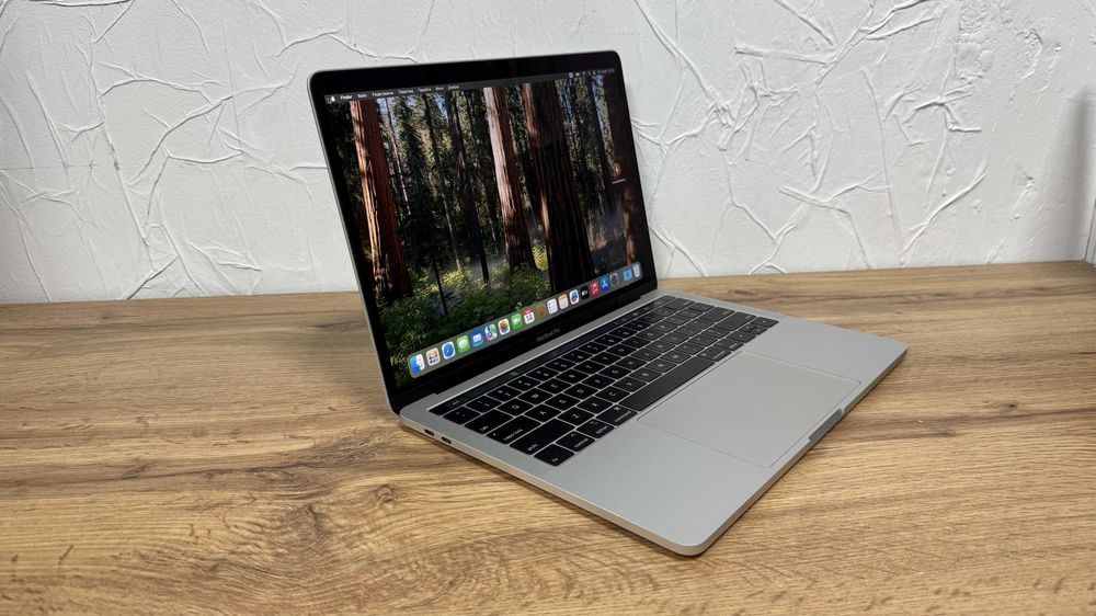 MacBook Pro 13 2019 – i5, 16GB RAM, 256GB SSD