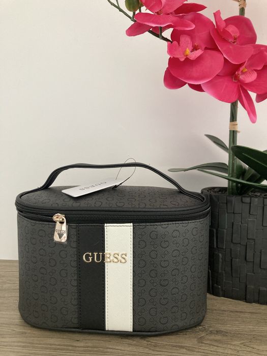 Nowa kosmetyczka kuferek Guess