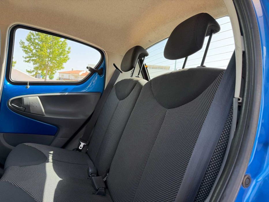 Toyota Aygo 1.0 CoolBlue - Caixa Automática + Ar Condicionado