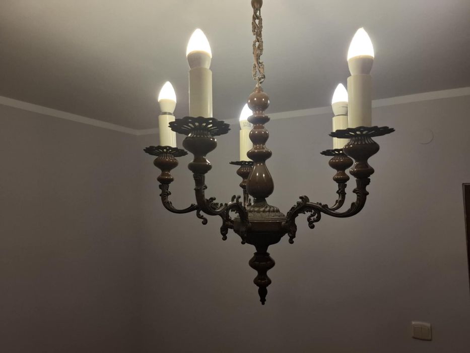 Mosiężny żyrandol pięcioramienny