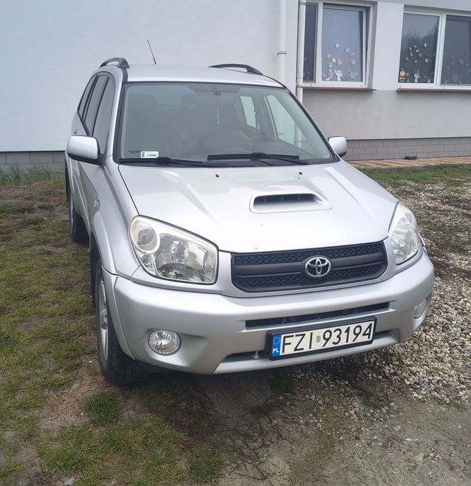 Toyota RAV4 2004rok