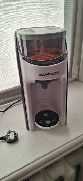 Машина для приготування дитячої суміші Baby Brezza