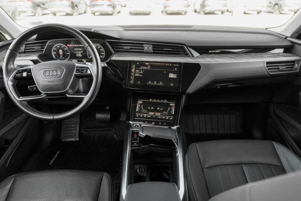 Audi Q8 e-tron quattro Premium Plus      2024