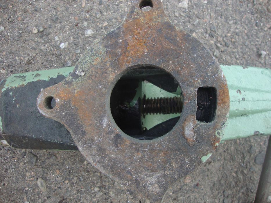 Тиски слесарные стальные