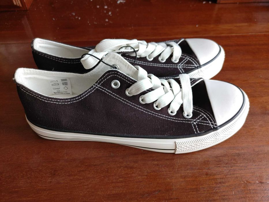 Sapatilhas Tom&Rose - estilo Allstar, tamanho 39 NOVAS!