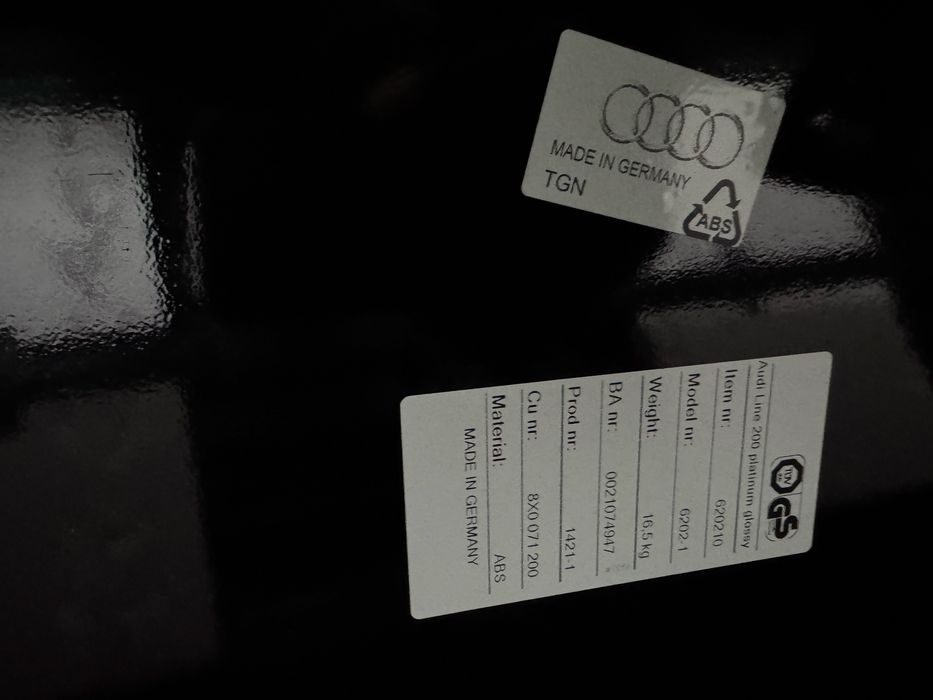 oryginalny box dachowy audi 360 L plus belki  thule