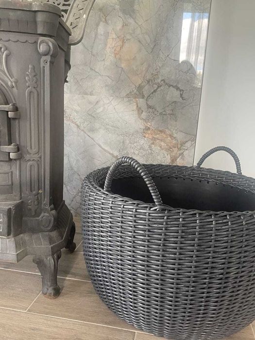 Стильні дровітні, кашпо з ротангу у Дрогобичі