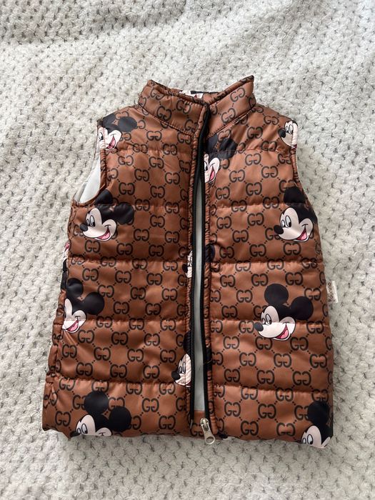 Дитяча коричнева жилетка на 2-3 роки