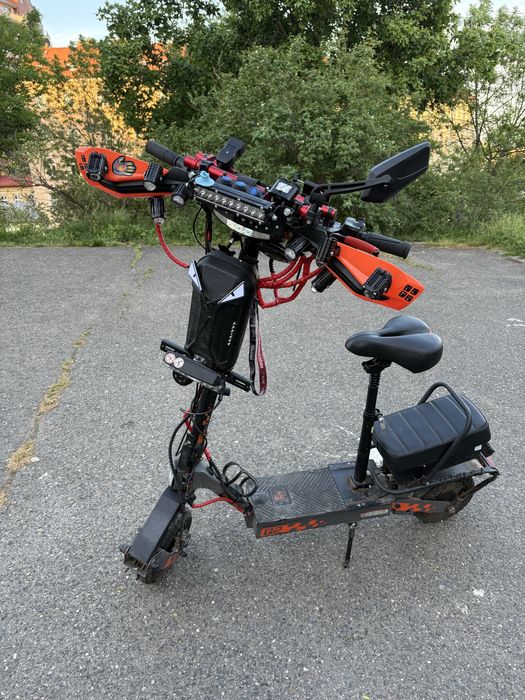 Gugurin g2 електросамокат з шоломом в подарунок