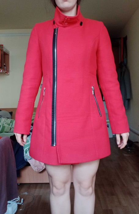 Czerwony płaszcz damski zimowy