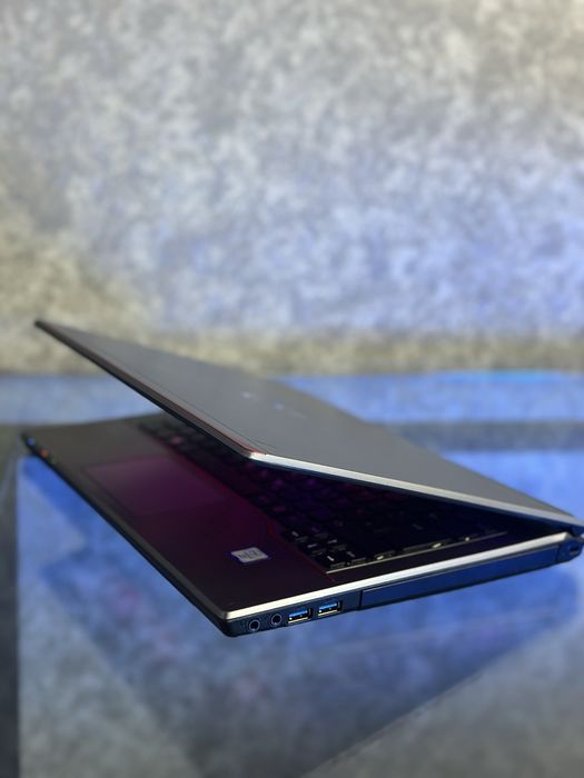 Ноутбук Fujitsu LifeBook E746 / i5-6300U / 4GB RAM / HDD 1TB / Intel HD Graphics 520 / 14” FullHD