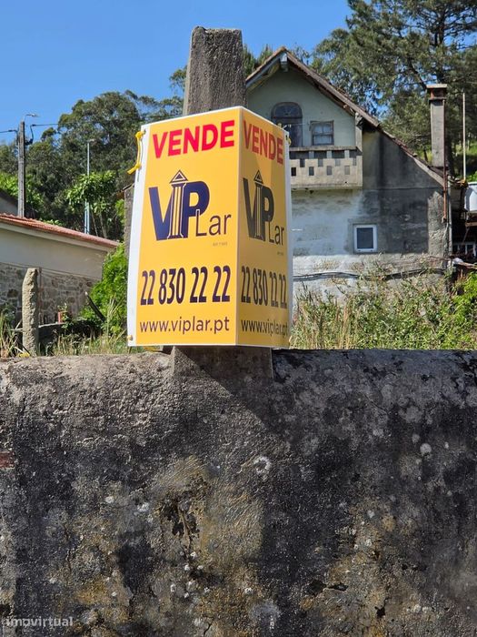 Moradia em Ruína com Terreno – Maia