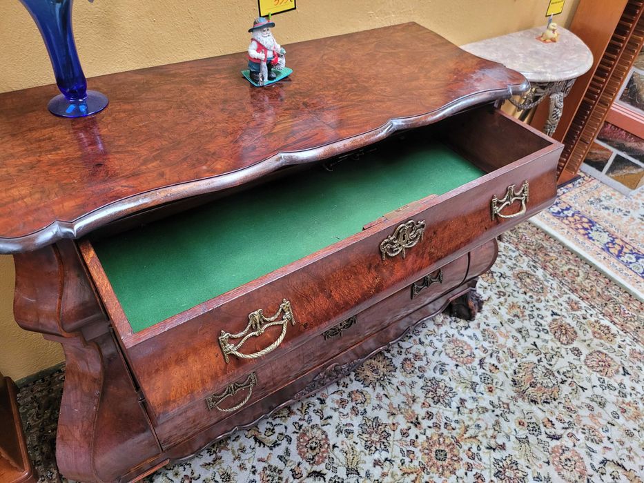 Cómoda muito antiga de barriga - Bom estado g