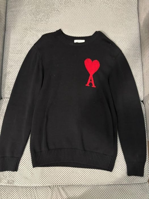 Czarny sweter ami