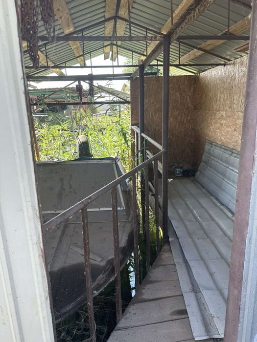 Лодка место под лодку без лодки