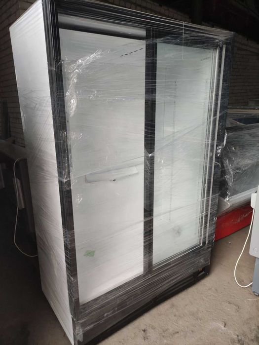 Продам витрину холодильную